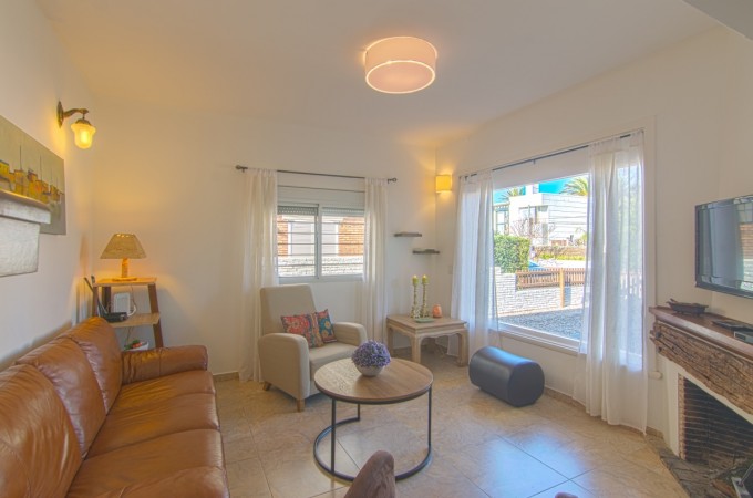 Casa de 4 dormitorios con piscina en la Península, Punta del este. Venta y alquiler temporal