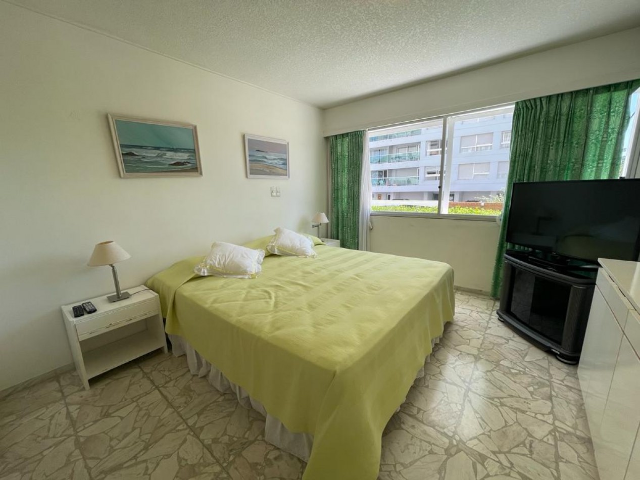 Unidad primera linea playa mansa 3 dormitorios en venta, vista directa al mar 