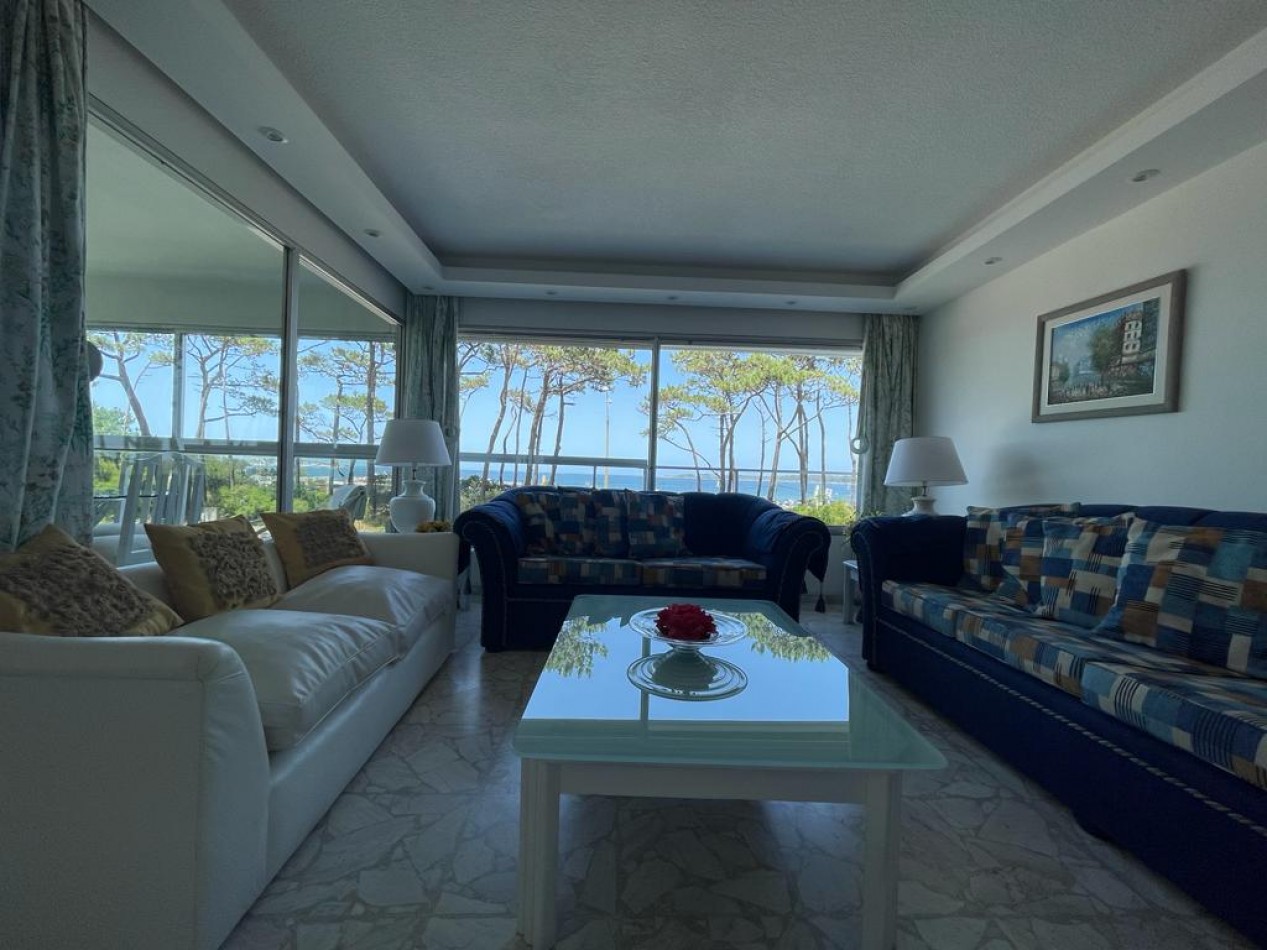 Unidad primera linea playa mansa 3 dormitorios en venta, vista directa al mar 