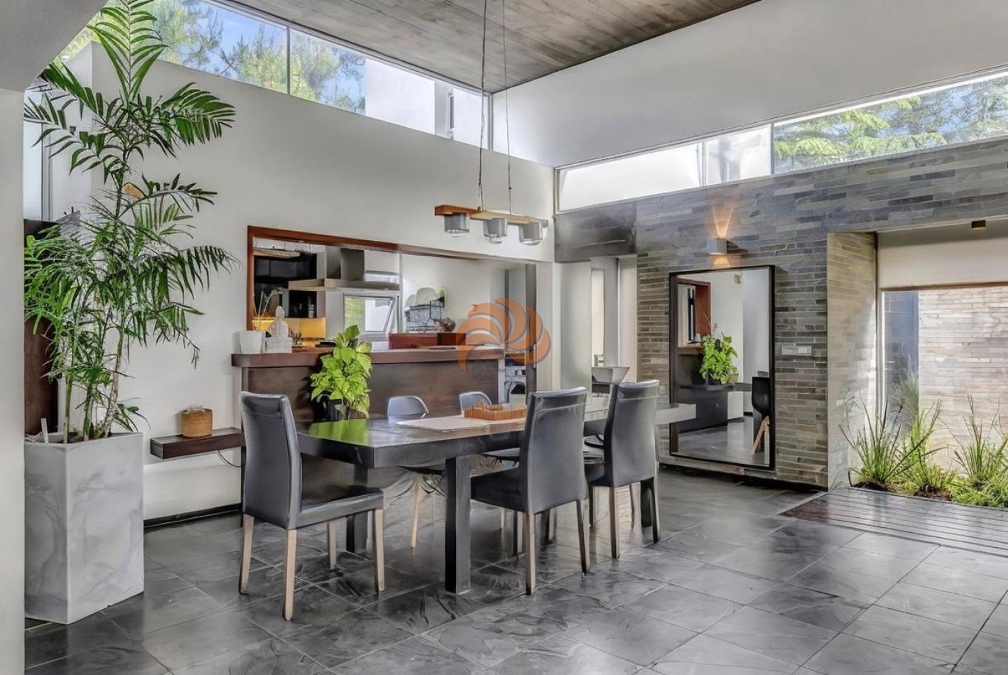 Casa de 5 dormitorios, San Rafael. - Alquiler Temporal