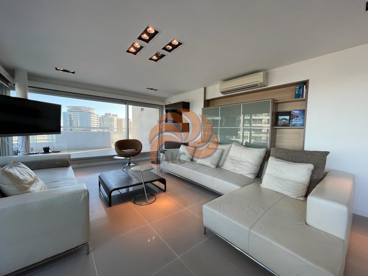 Venta y alquiler Penthouse en Quartier del Mar, Playa Brava. 