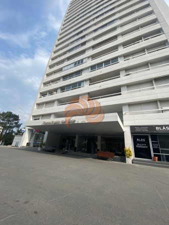 Departamento de 2 dormitorios en Torre Punta Del Este | PROP1015