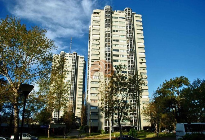 Departamento en Torre Roosevelt, Parada 11 | PROP1027