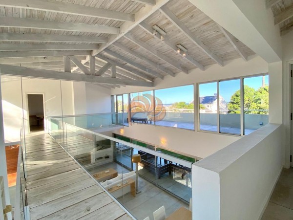 Venta Casa en Laguna Blanca 4 dormitorios. Venta, alquiler anual y temporal
