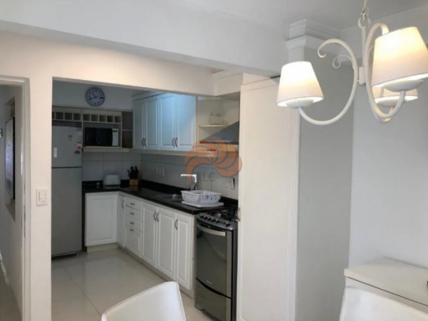 Casa con piscina climatizada de 3 dormitorios en Jardines de Cordoba. Venta y alquiler temporal