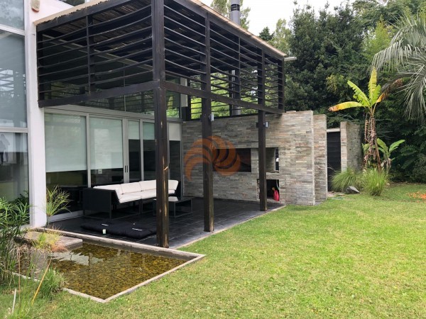 Casa de 4 dormitorios, San Rafael. Venta y Alquiler Temporal