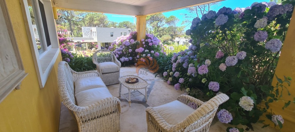 Casa en Laguna Blanca. Venta, Alquiler Anual y Temporal.