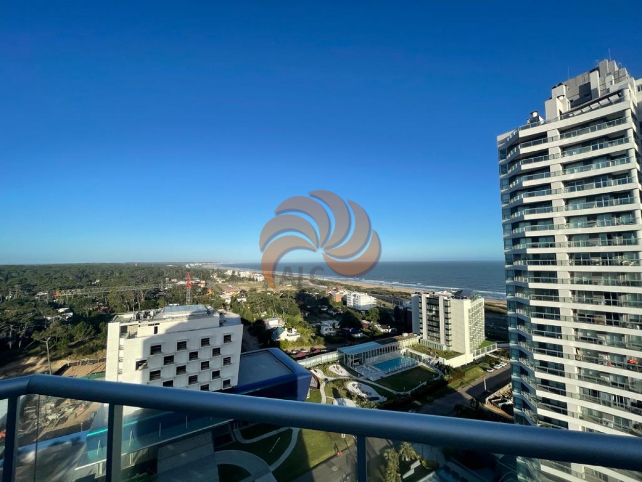 Venta y alquiler Penthouse en Quartier del Mar, Playa Brava. 