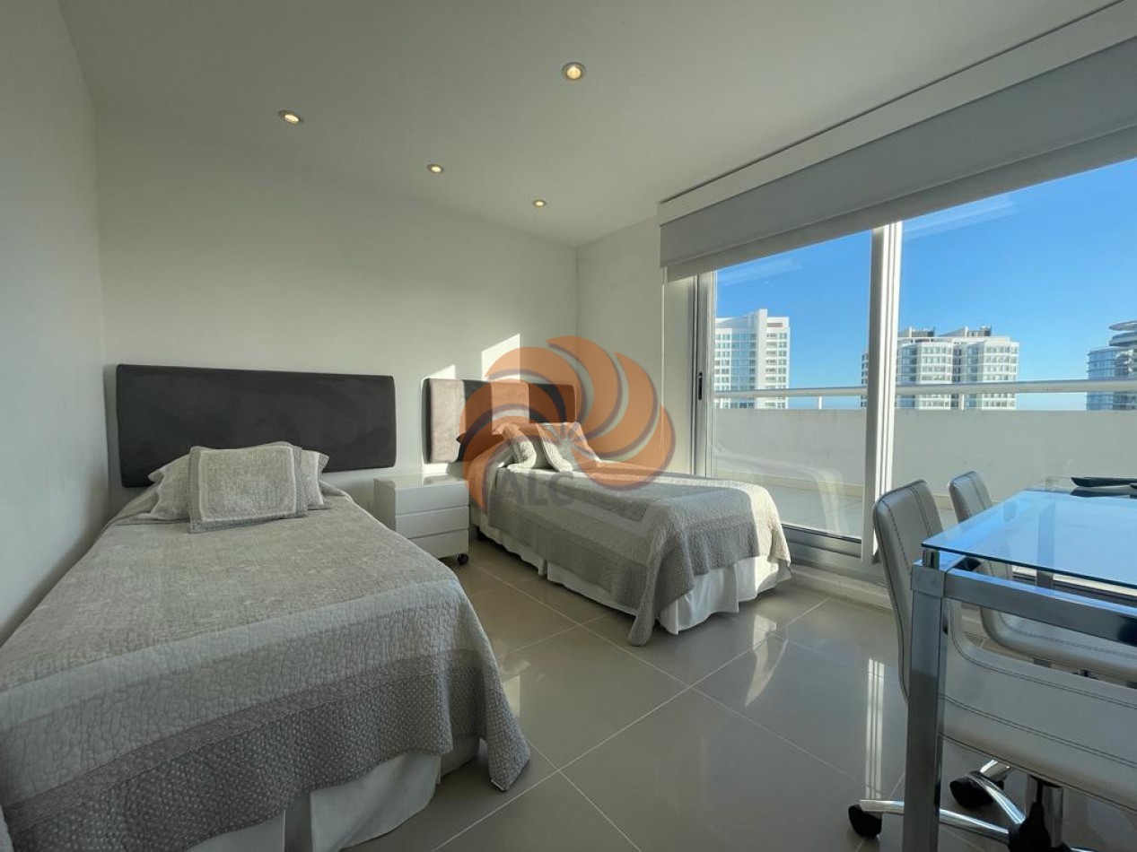 Venta y alquiler Penthouse en Quartier del Mar, Playa Brava. 