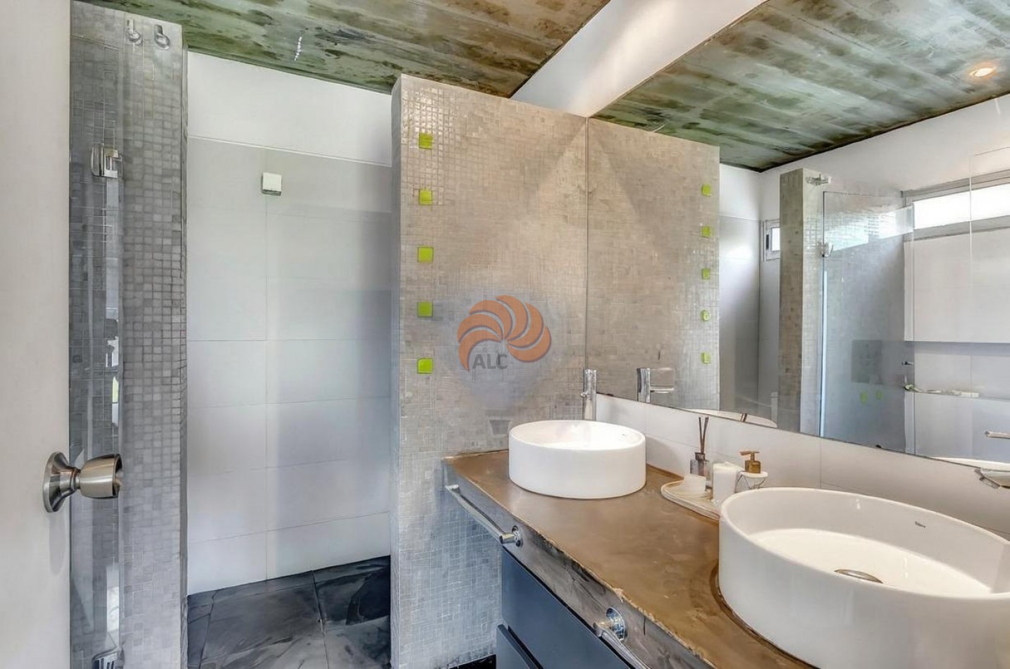 Casa de 5 dormitorios, San Rafael. - Alquiler Temporal