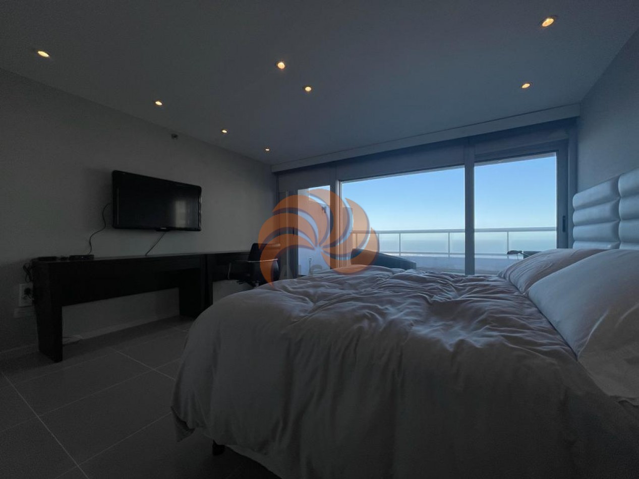 Venta y alquiler Penthouse en Quartier del Mar, Playa Brava. 