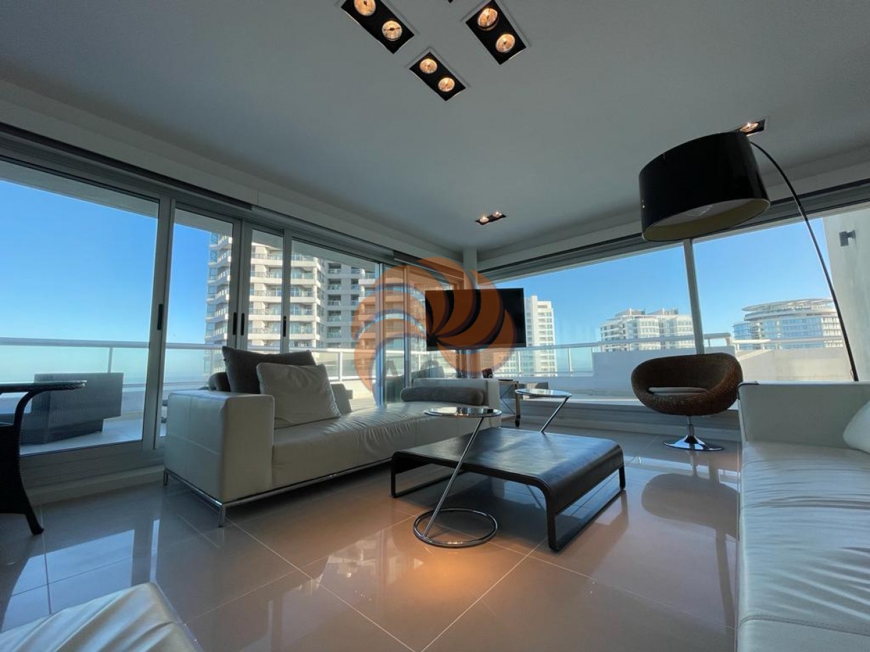 Venta y alquiler Penthouse en Quartier del Mar, Playa Brava. 