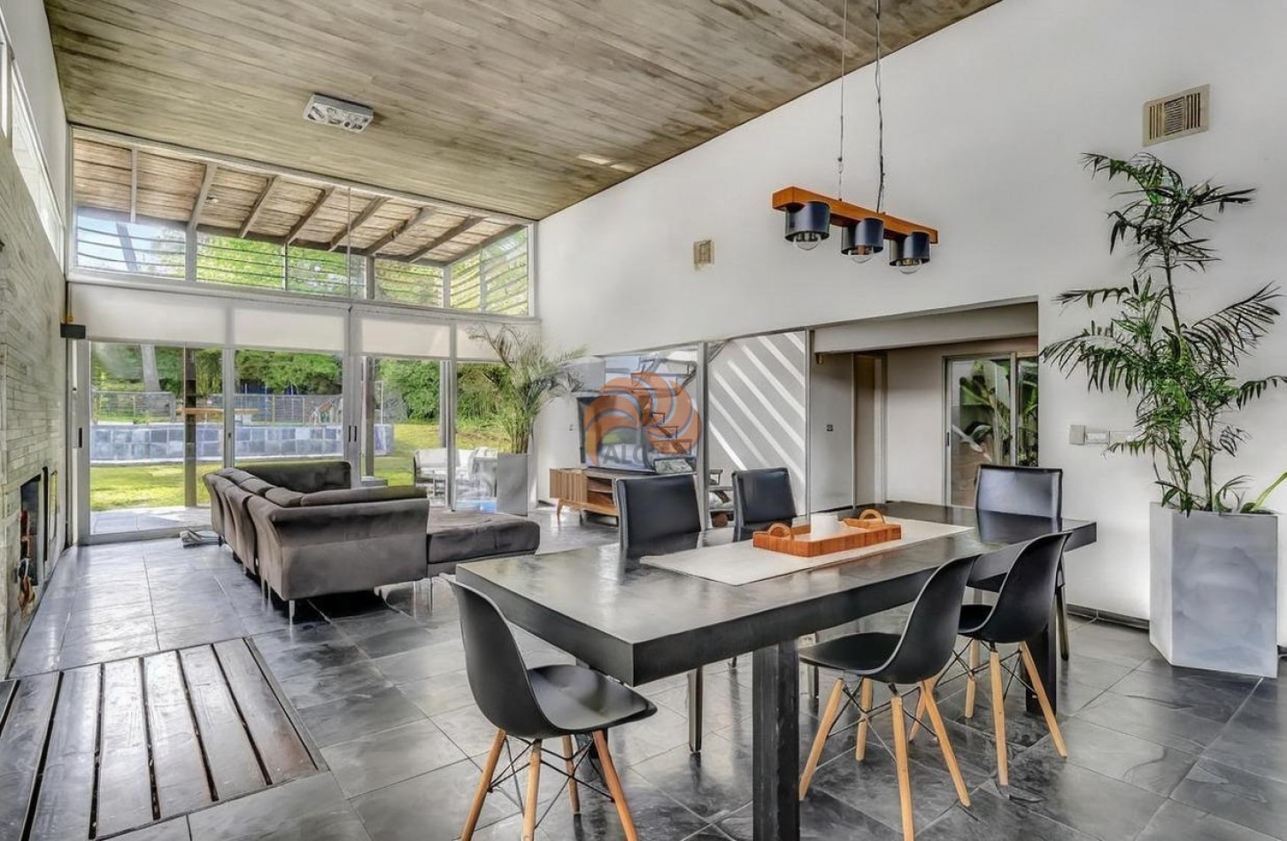 Casa de 5 dormitorios, San Rafael. - Alquiler Temporal