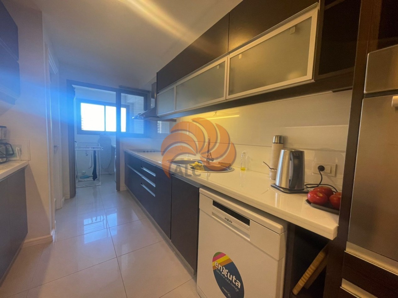 Apartamento en Imperiale 3 dormitorios con vista al mar