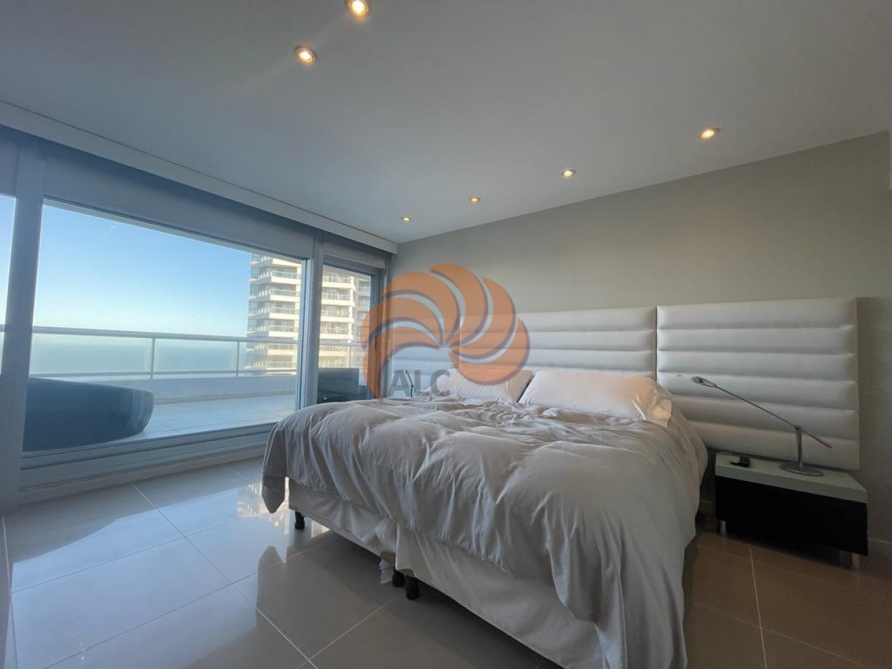 Venta y alquiler Penthouse en Quartier del Mar, Playa Brava. 