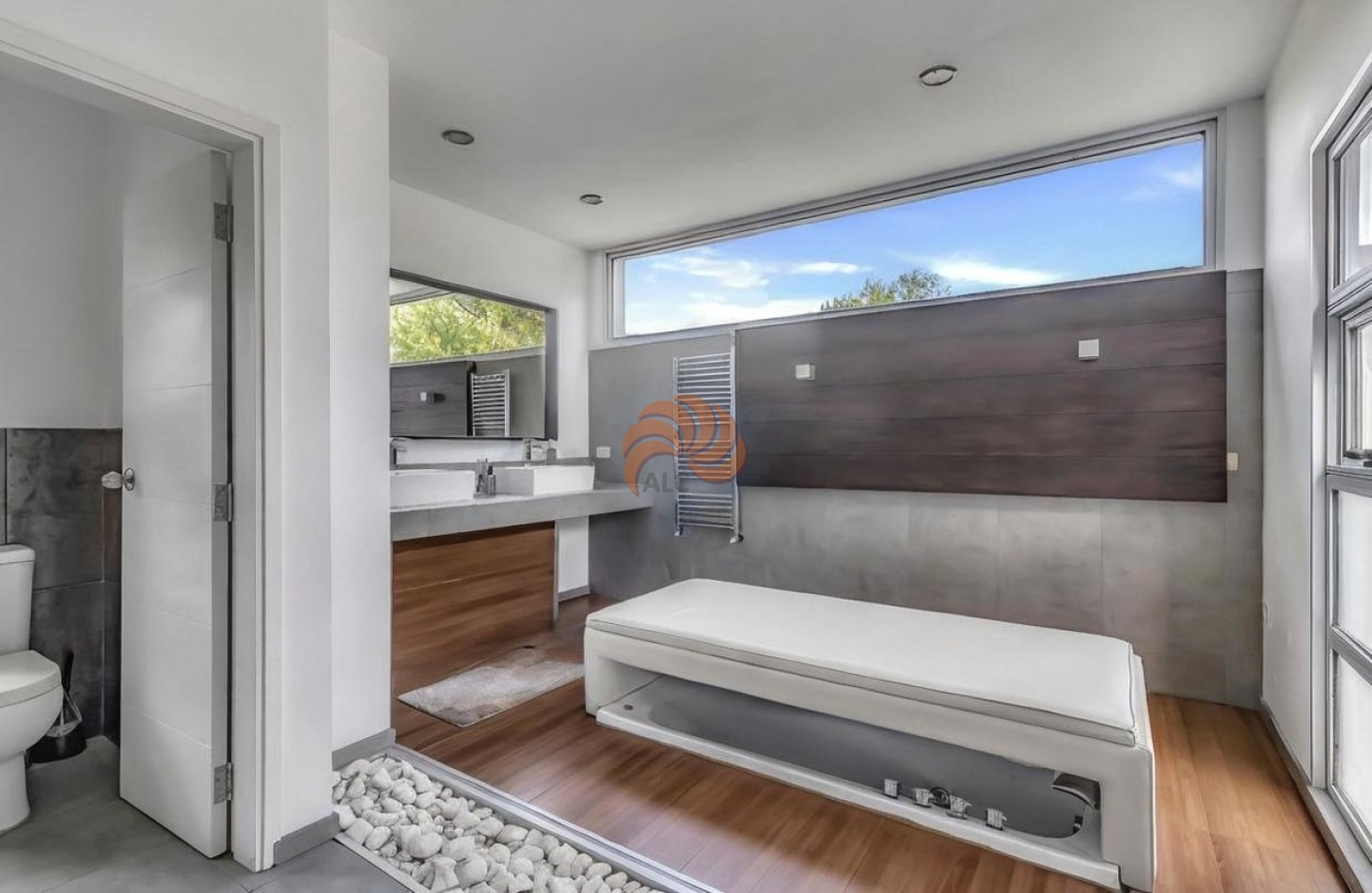 Casa de 5 dormitorios, San Rafael. - Alquiler Temporal