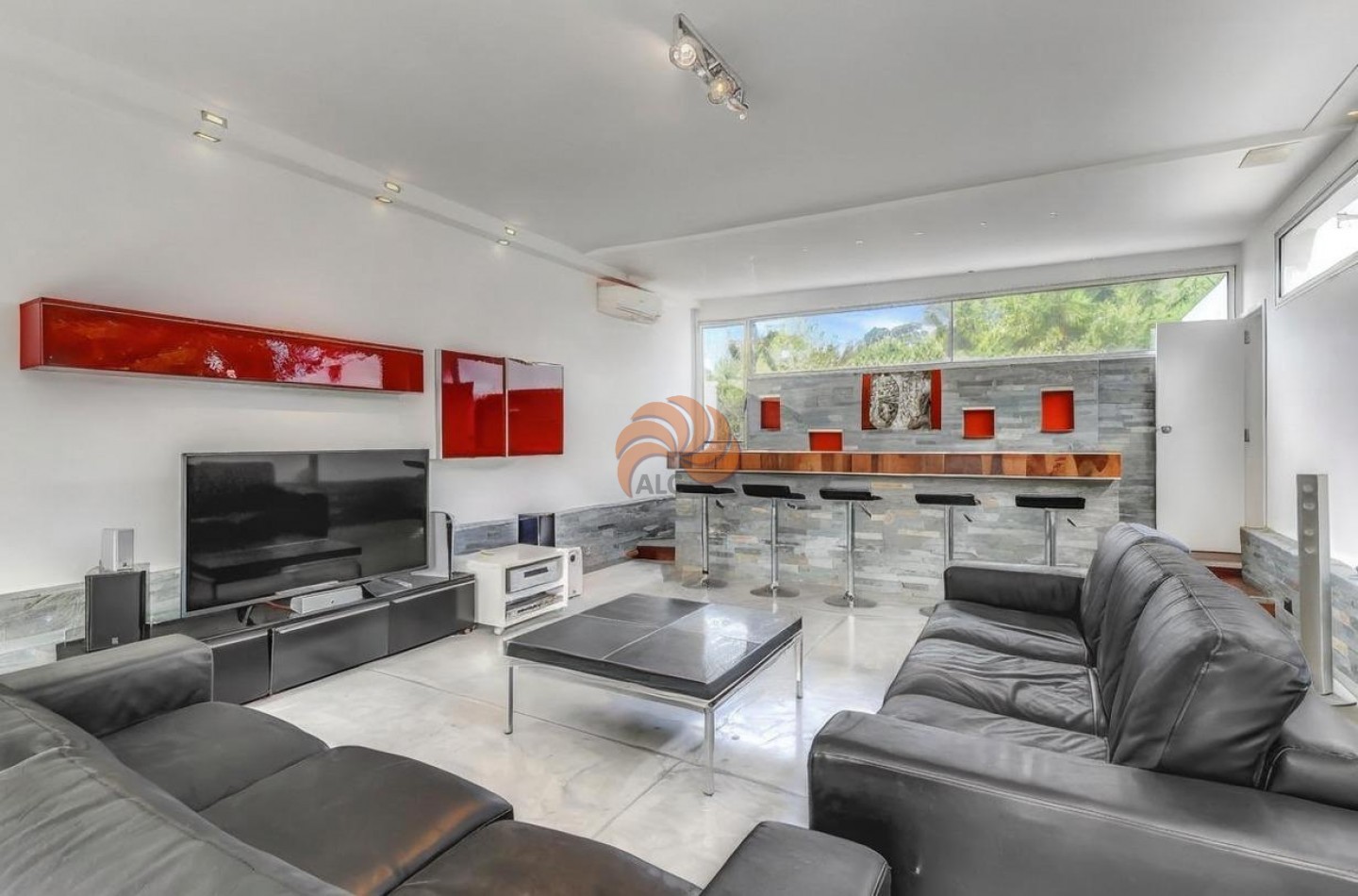 Casa de 5 dormitorios, San Rafael. - Alquiler Temporal