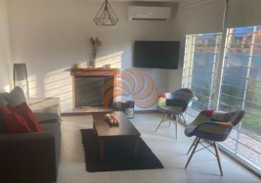 Casa de 2 dormitorios + piscina climatizada, parada 35 Playa Mansa | PROP1026