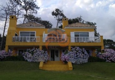 Casa en Laguna Blanca. Venta, Alquiler Anual y Temporal.